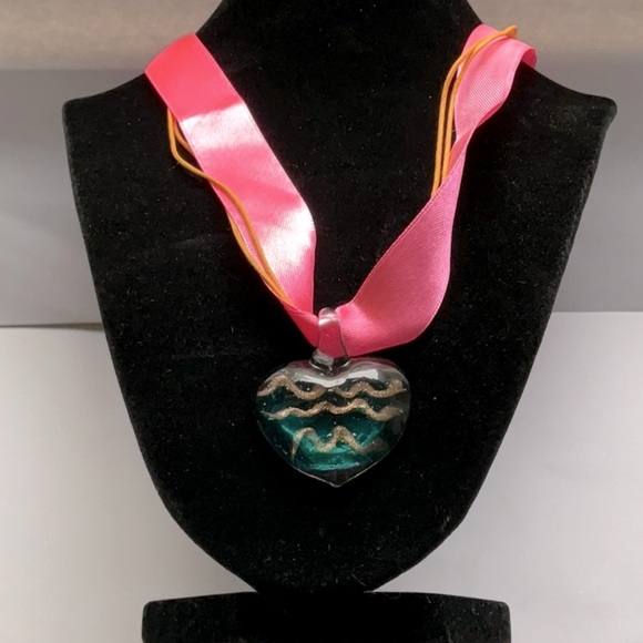 🔵 New Blue Lampwork Glass Turquoise Heart Necklace - Picture 4 of 5